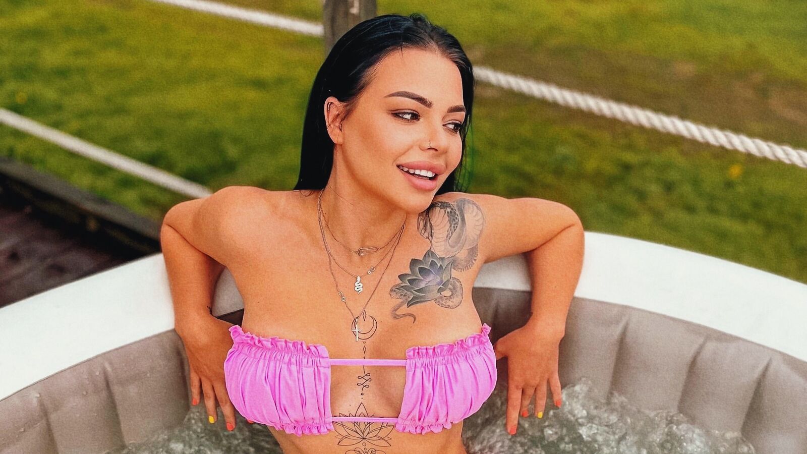 ValeriCross webcam show