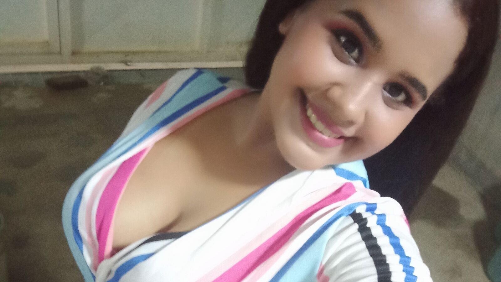 ViloriaGreen webcam show
