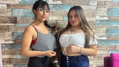 VioletaAndLili webcam show