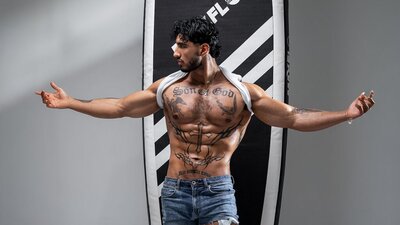 YacovWolf webcam show