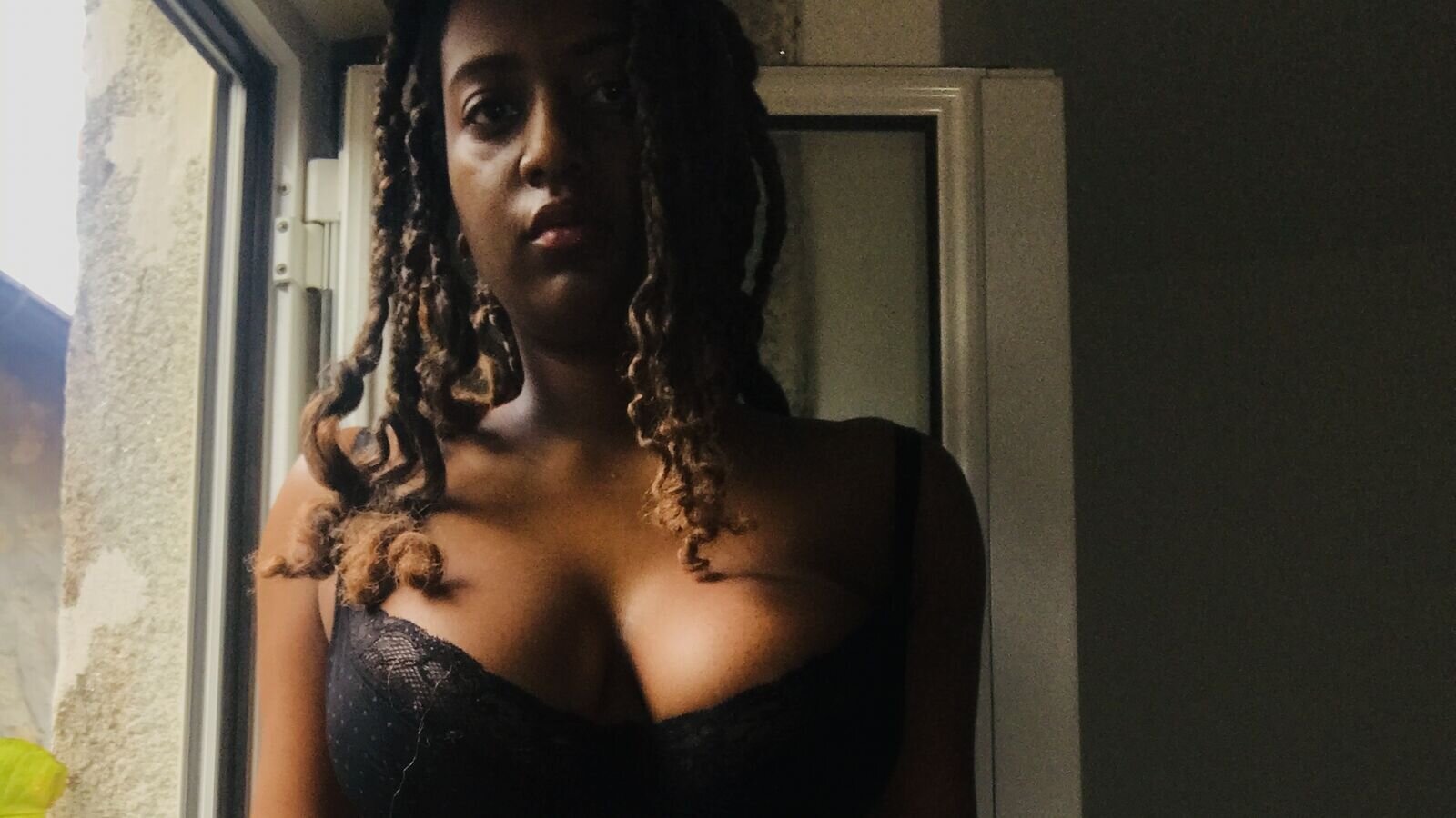 YaraSergio webcam show