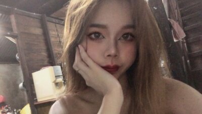 YongKayi webcam show